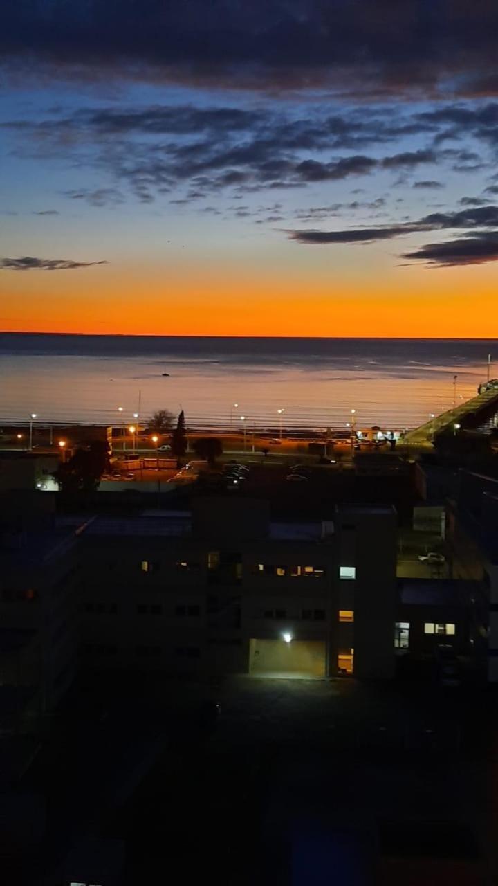 La Mas Linda Ventana Al Mar Apartment Puerto Madryn Bagian luar foto